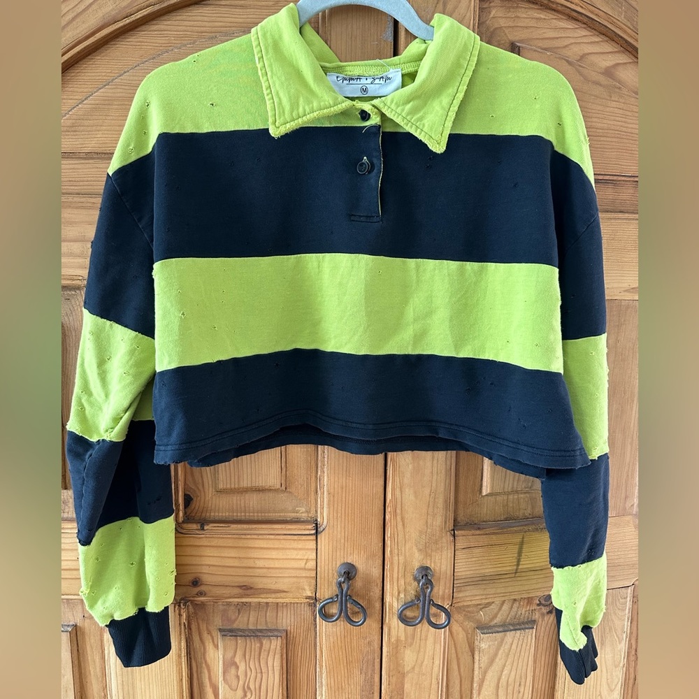 EMMA & SAM DISTRESSED CROPPED RUGBY size M